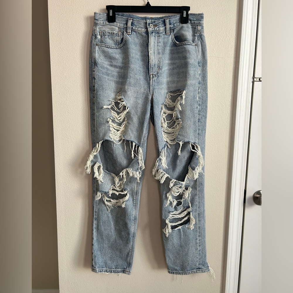 American Eagle Distressed Mom Jean Blown Out Blue High Rise Size 8